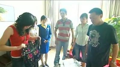 [视]无处藏身：小三背叛杀人犯，带警察过来抓他，这下好看了