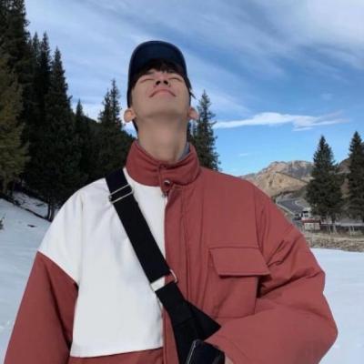 【爱情】女的对喜欢的人表达爱意的文案（对喜欢的男人表达爱意的文案）