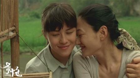 [文]哥哥结婚，小姑子对嫂子的眼神，令人费解！《植物学家的中国女孩》哥哥结婚，小姑子对嫂子的眼神，令人费解！