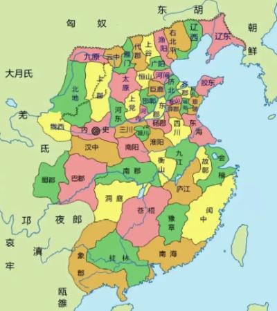 郡县制的起源与发展：从春秋战国到秦朝的地方政府制度变革