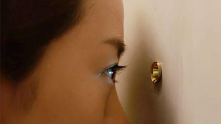 [文]悬疑惊悚《捉迷藏》电影解说文案（捉迷藏游戏文案）(高口碑惊悚悬疑电影)