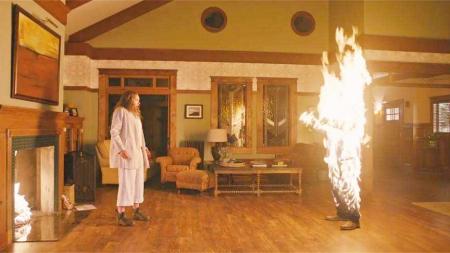 [文]女子在家玩火，却活活烧死自己老公，《遗传厄运》太恐怖了！