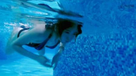 [文]悬疑惊悚片《泳池里的女人》电影解说文案