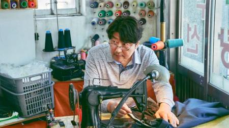 [文]剧情电影《掮客》影评 解说素材 观后感