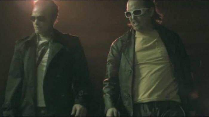 惊悚恐怖片《夜之亡灵》又名: D+侦探(港)  D+侦探：吸血．人狼．丧尸城(港)  死人之夜解说文案--[原创首发]-吾爱文案网