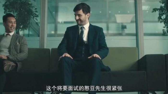 三分钟看《赢家先生》，男子紧张地穿袜子面试，最后的操作却很秀电影解说文案-[原创首发]-吾爱文案网