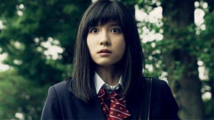 《AKB恐怖夜》女孩一觉醒来，身上出现奇怪斑点，家人知道后处心积虑想要谋害她.txt电影解说文案-[原创首发]-吾爱文案网