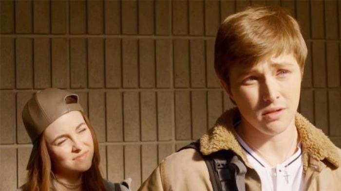 男子活了几万年，到学校当老师，脑袋里的知识超过科学家_《《这个男人来自地球：全新纪》_理》-[原创首发]-吾爱文案网