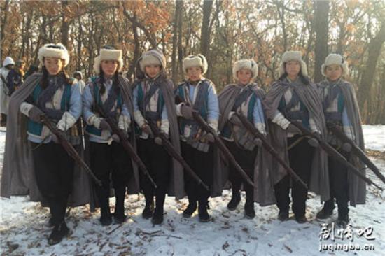 《雪地娘子军》_第1-2集_分集剧情