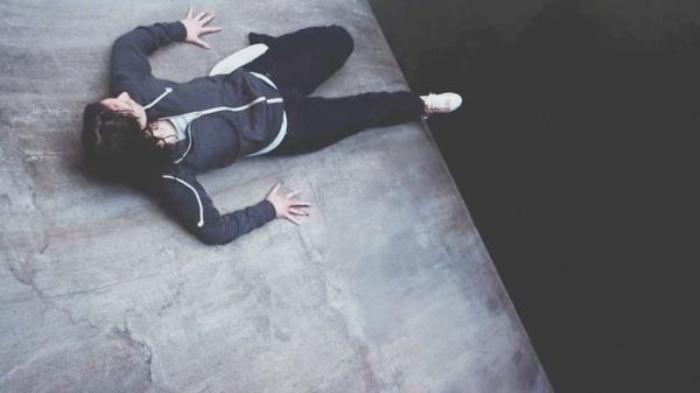 惊悚片《断崖》又名《曲面》解说文案-[原创首发]-吾爱文案网