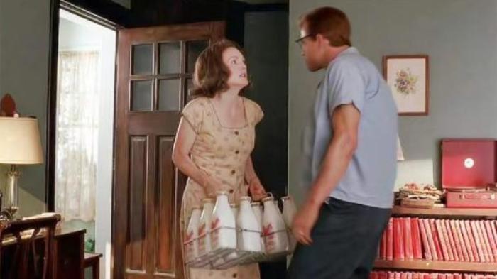 《十全主妇》有钱买酒，却没钱给孩子买牛奶，摊上这么个丈夫可真是太糟心了电影解说文案-[原创首发]-吾爱文案网