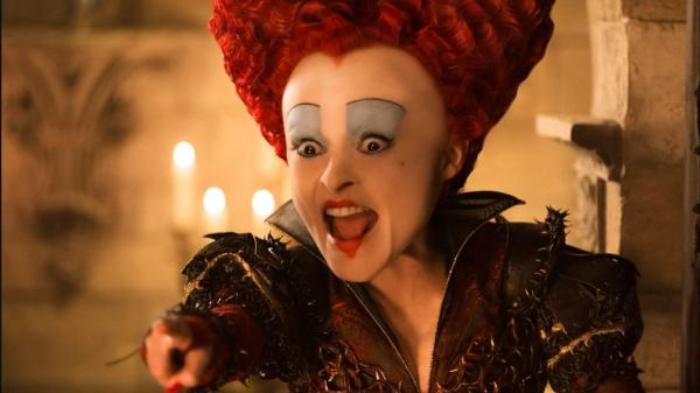 《爱丽丝梦游仙境2》奇幻片：姐妹俩反目成仇，其中一个头越气越大，竟是因为一个谎言《爱丽丝梦游仙境2：镜-[原创首发]-吾爱文案网