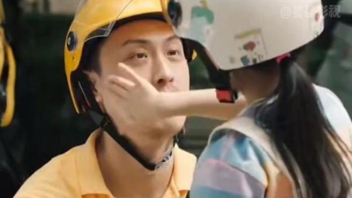 《中国飞侠》外卖小哥真实生活现状，背后的辛酸看哭在外打工的人电影解说文案-[原创首发]-吾爱文案网