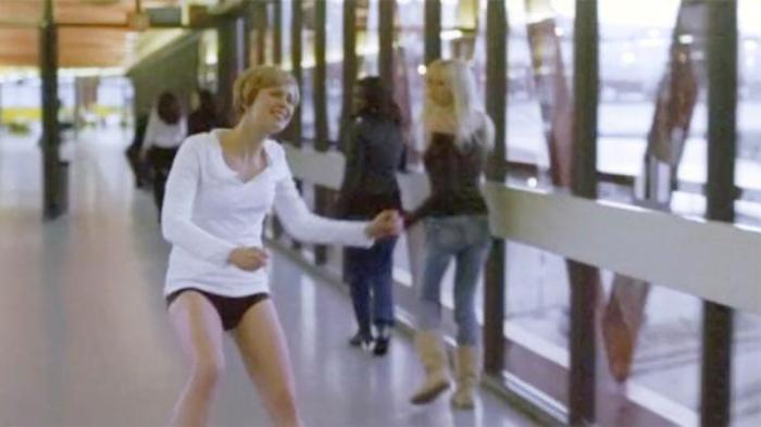 科幻电影《透明人2》又名: 透明人魔  隐形人  空心人解说文案-[原创首发]-吾爱文案网