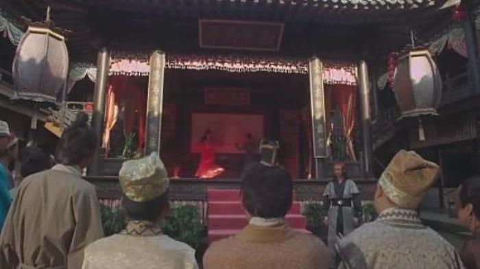 《阳光美少女》7岁小胖妹参加选美比赛，跳了一支舞后，裁判吓得直接报警赶走她电影解说文案-[原创首发]-吾爱文案网