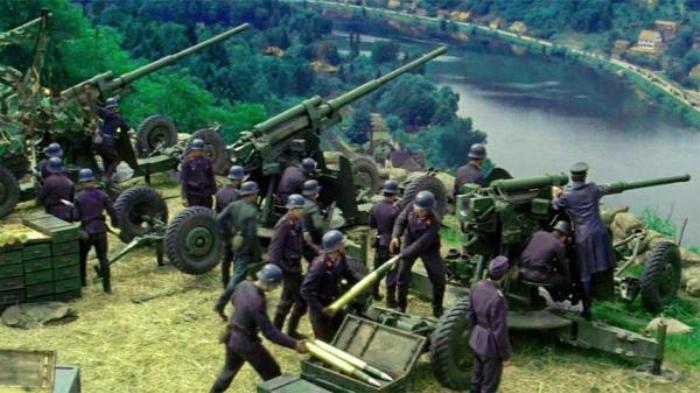 200名德军守卫大桥，不等自己部队75000人过河，就引爆炸桥_《雷玛根大桥》-[原创首发]-吾爱文案网