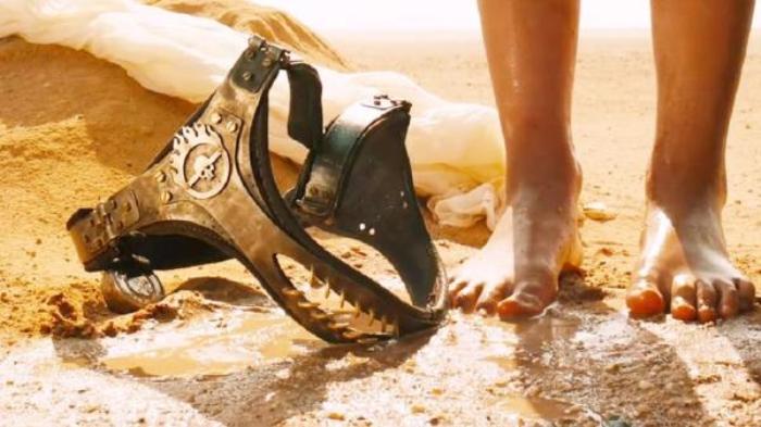 小吾说电影，美国惊悚片《变种女狼》电影解说文案-[原创首发]-吾爱文案网