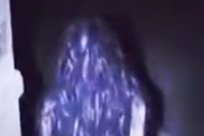 [原创][吾爱原创]恐怖《都市新谈之伞》电影解说文案-[原创首发]-吾爱文案网