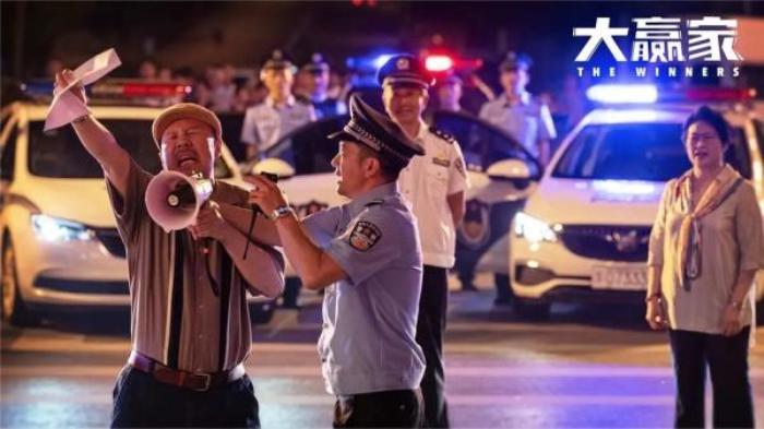 杠精劫匪抢银行，戏精人质不反抗，实战演习，《大赢家》爆笑来袭电影解说文案-[原创首发]-吾爱文案网