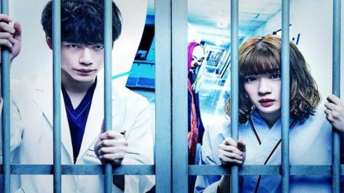 日本悬疑片《假面病房》，劫匪与复仇女孩合谋，曝光医院隐藏秘密电影解说文案-[原创首发]-吾爱文案网