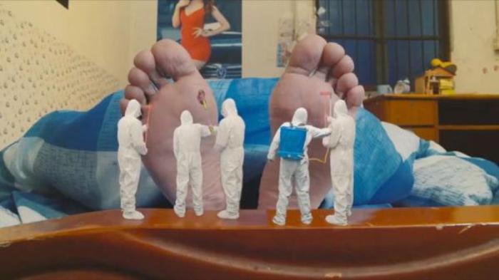 《小人国营救》宅男收服了一群小人，成为他们的国王，洗个脚都得五个人伺候！电影解说文案-[原创首发]-吾爱文案网