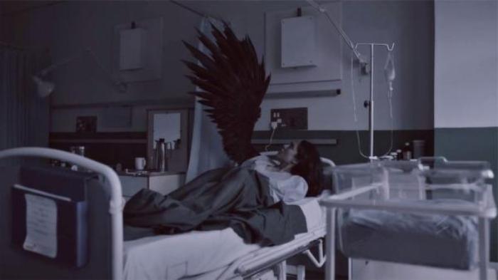 胆小者看的恐怖电影：几分钟带你看完印度恐怖剧集《恶鬼》第二集电影解说文案-[原创首发]-吾爱文案网