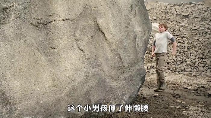 男孩与家人失散，被大火包围，却被外星人救出火海 《迷失太空》_《《迷失太空》_罗杰·克里斯蒂安_A-[原创首发]-吾爱文案网