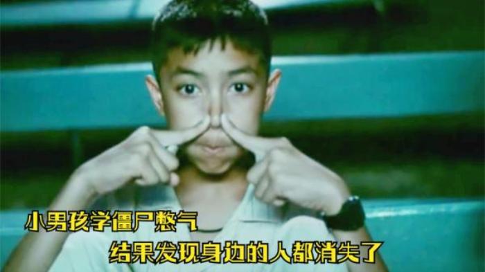 《鬼宿舍》学校组织看鬼片，男孩学电影情节憋气，突然发现同学都消失了电影解说文案-[原创首发]-吾爱文案网