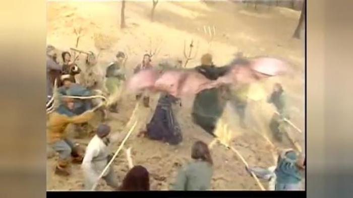 巨妖蝙蝠王凶猛来袭，《王者后羿》传承神力，用龙神弓拯救苍生！电影解说文案-[原创首发]-吾爱文案网