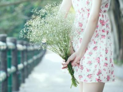 【爱情】关于爱情的动态文案（爱情方面的文案）