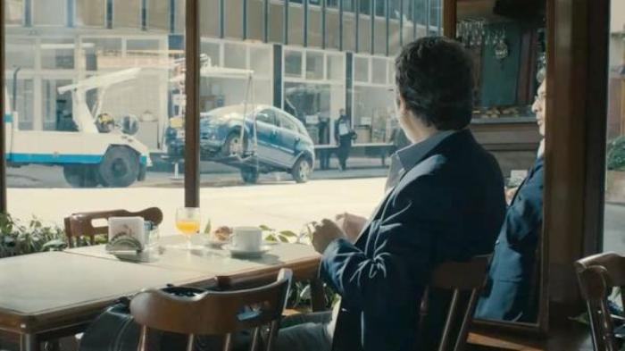 《爆破专家》大叔看到爱车被拖走，微微一笑丝毫不慌，不一会拖车工哭惨了电影解说文案-[原创首发]-吾爱文案网