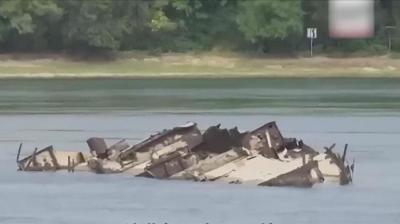 人们把这条运河排干然后发现了奇怪东西