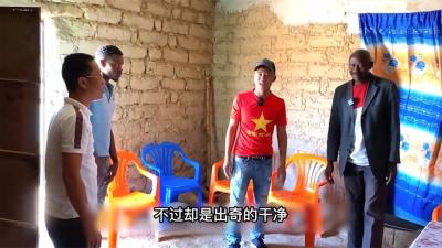非洲国家公园的玩命盗猎犯，枪口下盗猎长颈鹿，为钱甘冒生命危险-原创解说文案