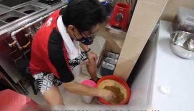男人从日本跑到新加坡开店，独自打拼二十年，分店开了一家又一家纪录片国外生活(1)-原创解说文案