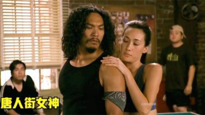 《怒火乒乓》女神打球实力强悍，一人单挑四个壮汉！-吾爱原创解说文案-[原创首发]-吾爱文案网