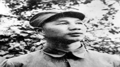 [视]72岁杨成武重回泸定桥，老泪纵横：怎么就我一个了，你们都在哪-原创解说文案