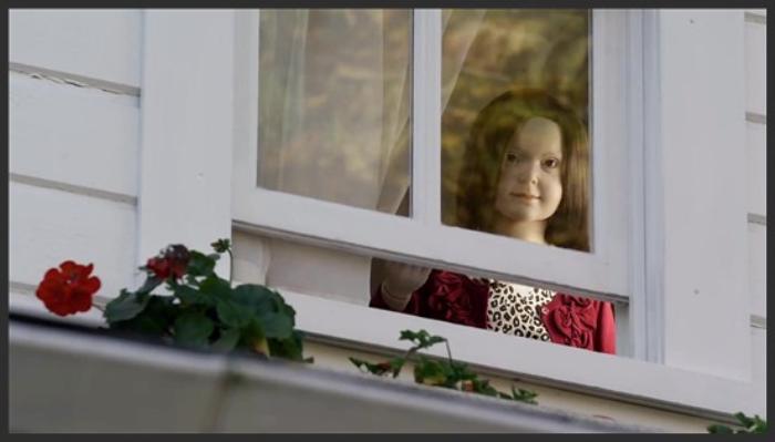 《灵异娃娃2》《灵异娃娃2》惊悚悬疑片《灵异娃娃2》女孩捡到一个人偶娃娃，结果竟是活的《超能力魔美星空-吾爱原创解说文案-[原创首发]-吾爱文案网