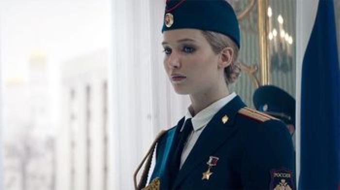 《光环》靠姿色行走的女谍，令男人闻风丧胆，身体就是她的武器！剧情片-吾爱原创解说文案-[原创首发]-吾爱文案网