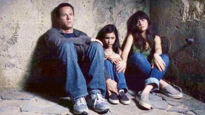 《灭顶之灾》讲述的是一个在全球生态环境危机正日益威胁人类生存的情况下，大自然母亲已经对我们污染环境的行为忍无可忍，决定把人类赶出地球。于是，一种无形的神经毒素被释放到空气中，导致人类不断自杀的惊悚故事-吾爱原创解说文案-[原创首发]-吾爱文案网