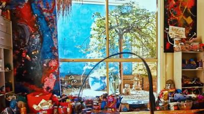 两岁半画展十三岁过亿，传奇小画家艾丽塔的绘画天赋与成长路 .艾丽塔画家