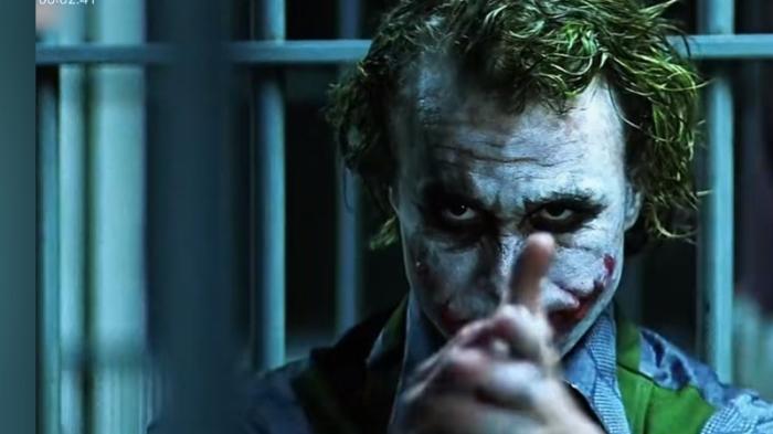 菲尼克斯版小丑亚瑟，从受欺到反抗，在哥谭掀起疯狂传奇风暴 .凯瑟琳·基纳-[原创首发]-吾爱文案网