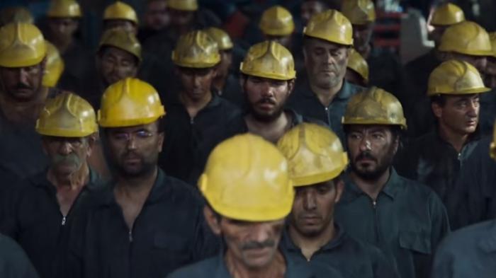 伊朗电影聚焦底层家庭，穷人翻身困境、亲情纠葛与希望交织 .金币灰黄-[原创首发]-吾爱文案网