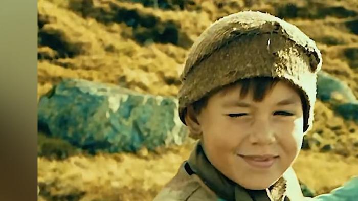 女孩家人荒野遇害，化身侠客复仇，绝境重生团灭匪帮救出女孩 .最后逃亡-[原创首发]-吾爱文案网