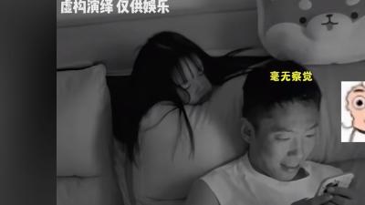 监控记录下爸爸与古灵精怪女儿的搞笑夜遇，画面令人忍俊不禁 .爸爸被女儿吓到半死的视频