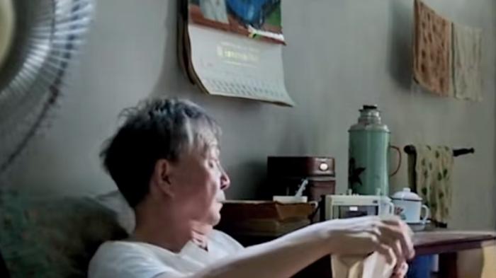 小镇连环命案下，曲靖在懵懂与困惑中经历青春探索与成长 .黑处有什么-[原创首发]-吾爱文案网