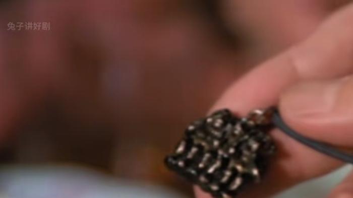 许愿法宝引发祸端，男子老王一家因许愿付出惨痛代价 .邵氏影片回顾-[原创首发]-吾爱文案网