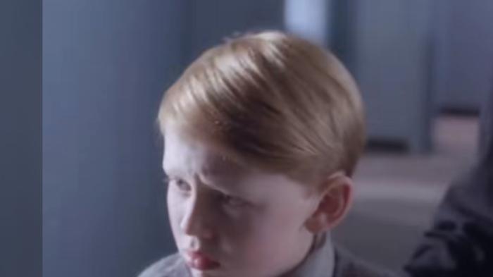 自幼孤儿院的男孩被收养后历经波折，终与养父在爱中成为相依家人 .彩虹照耀-[原创首发]-吾爱文案网