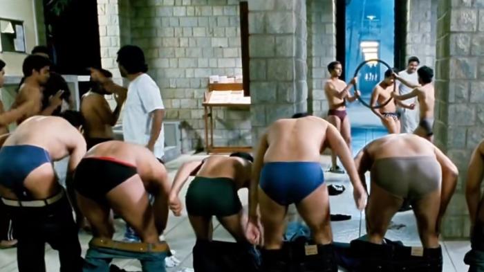 三傻大闹宝莱坞：兰彻引领法汉拉朱挑战教育传统追逐梦想 .三傻大闹宝莱坞-[原创首发]-吾爱文案网