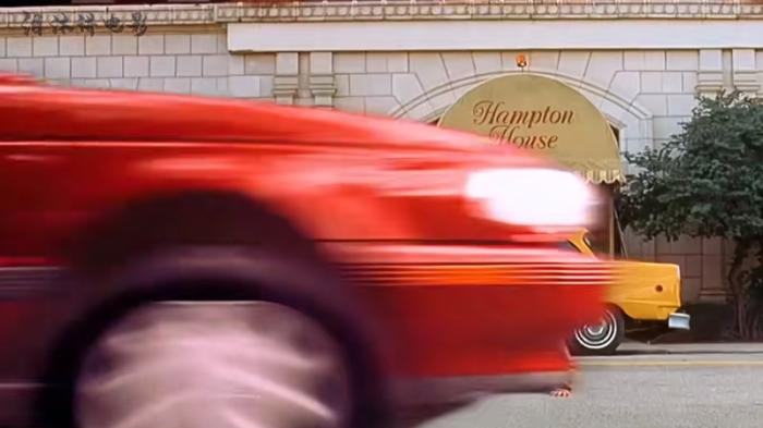 宝宝遭劫匪追杀横穿马路，历经重重惊险终成功逃过生死劫难 .幸运的宝宝电影-[原创首发]-吾爱文案网