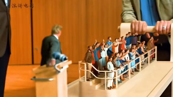 缩小一千倍成首富，翠花强哥历经手术变身迷你人开启新生活 .缩小人生-[原创首发]-吾爱文案网